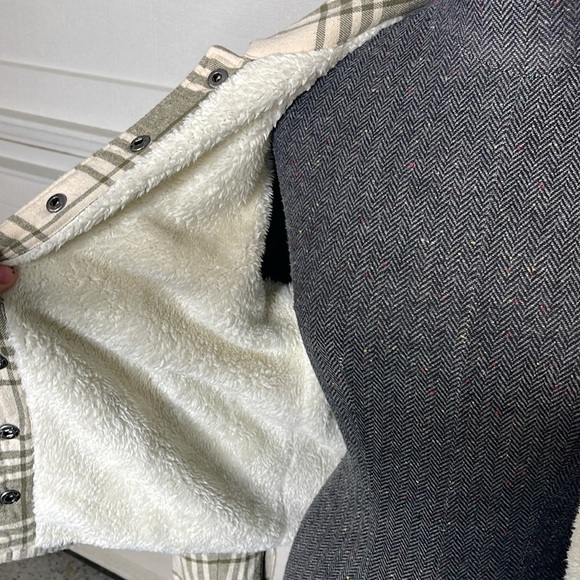 Womens Lucky Brand Flannel Jacket Plaid Sherpa Lined Green Beige Pockets Medium - Picture 2 of 7